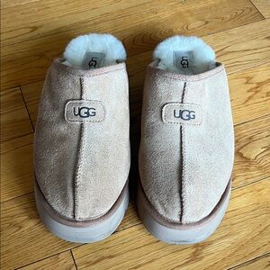 Platform UGG slippers - chestnut color - US 9